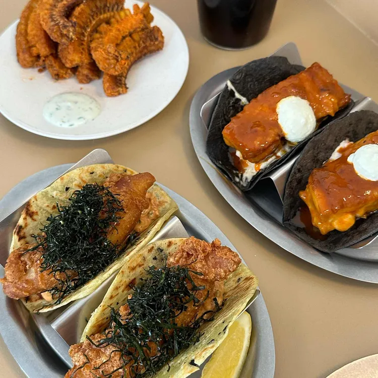 타크 사진