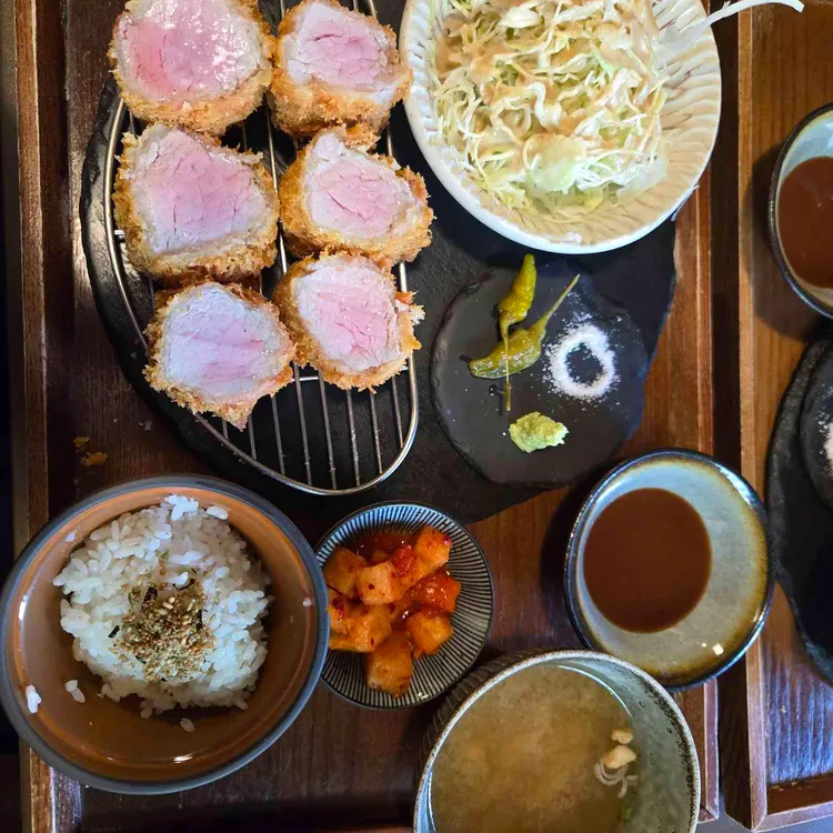 윤돈 사진
