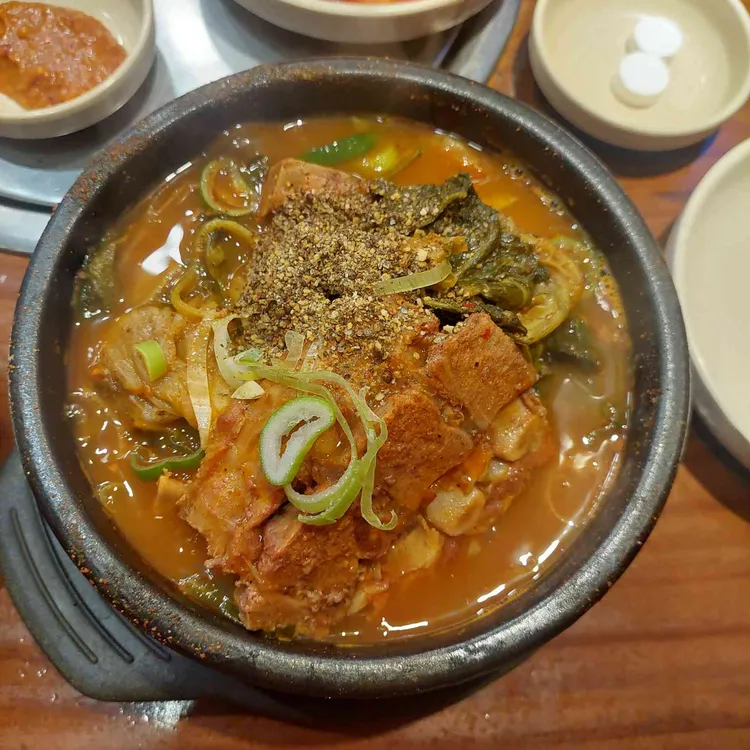 명품청기와감자탕 사진