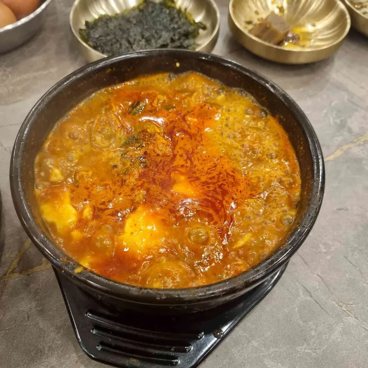 완뚝순두부 사진