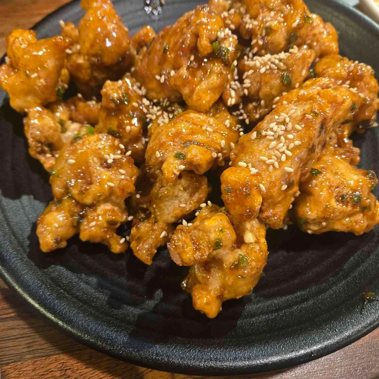 윤사부치킨 사진