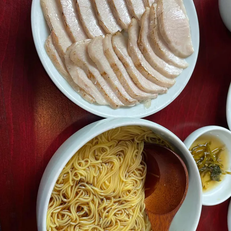 엄용백 돼지국밥 사진