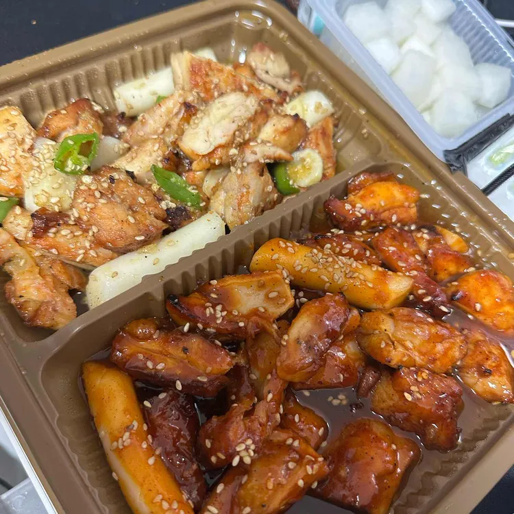 훌랄라참숯치킨 사진