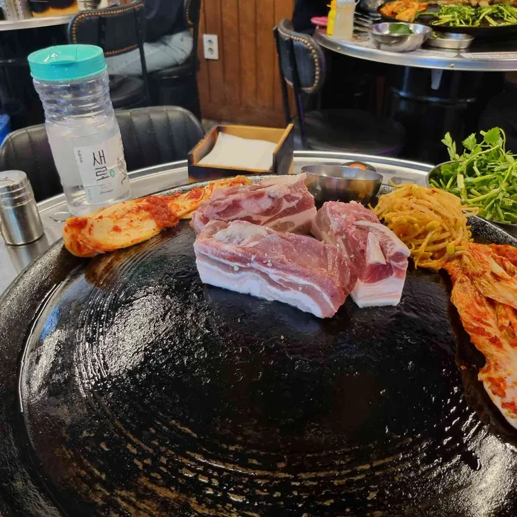 동두천솥뚜껑삼겹살 사진