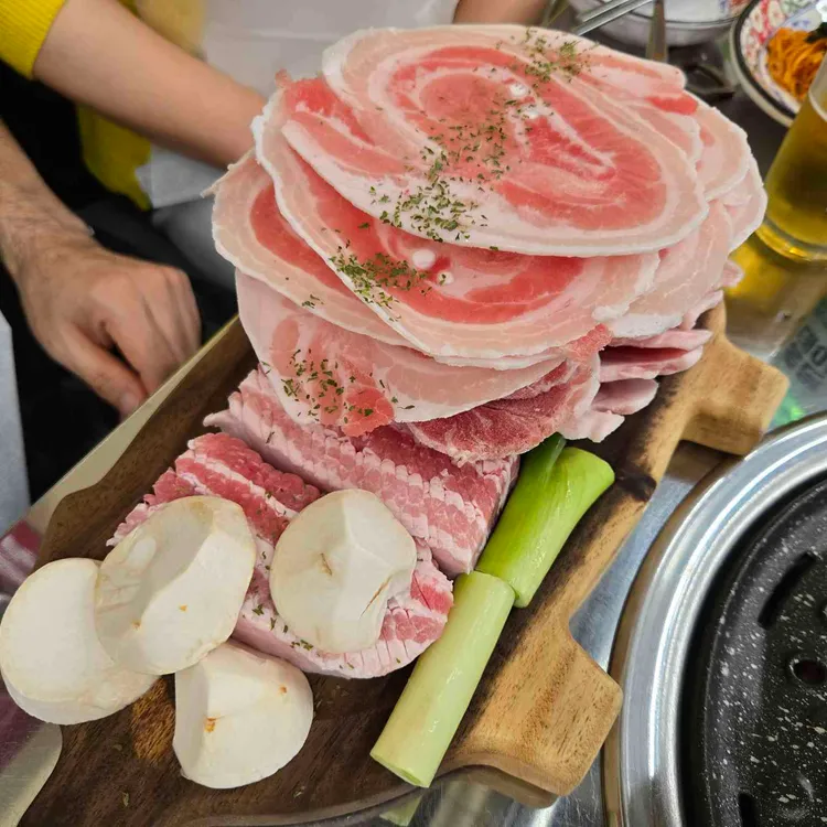 뒷돈상회 사진