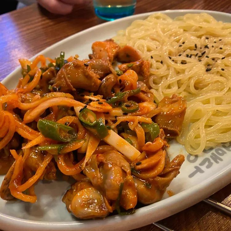 얼맥당 사진