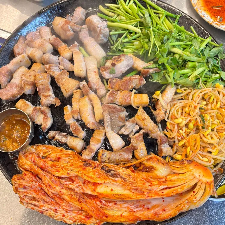 할매솥뚜껑삼겹살 사진