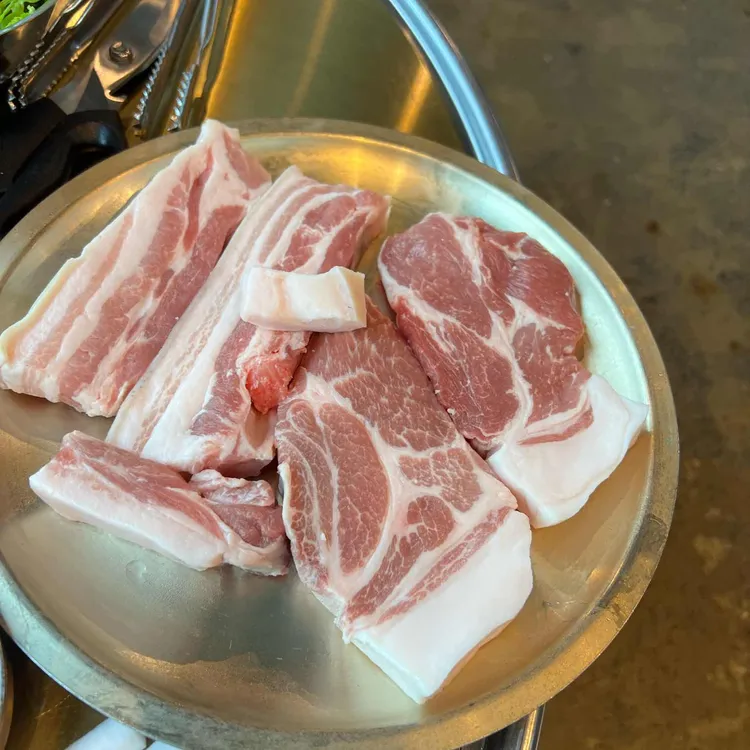 바다를본돼지 사진