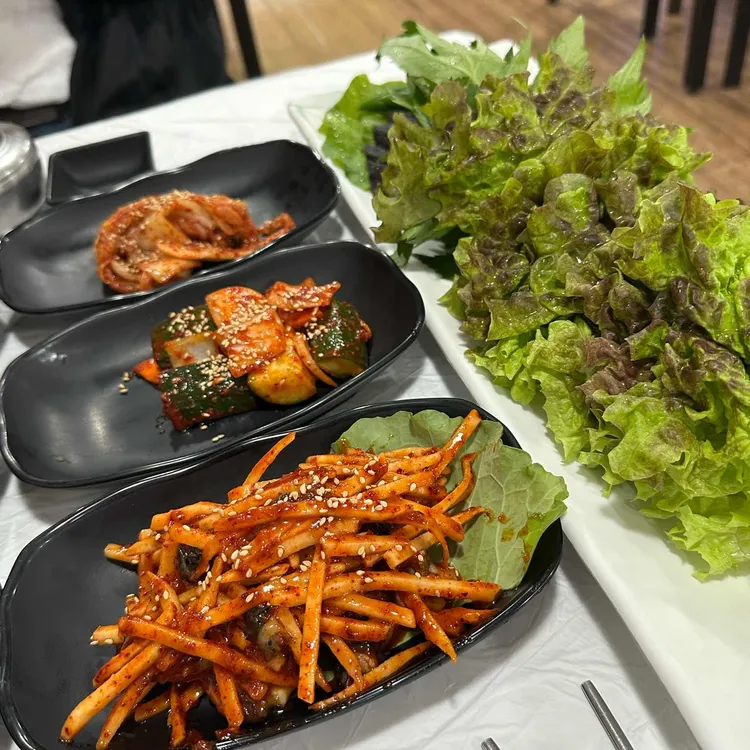 고향우렁이쌈밥 사진