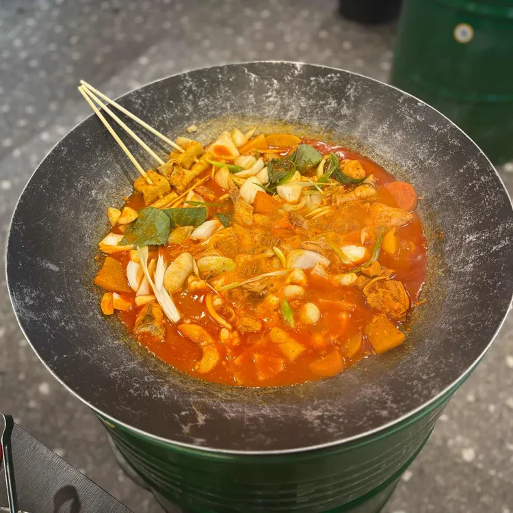 까치 솥뚜껑 닭도리 사진