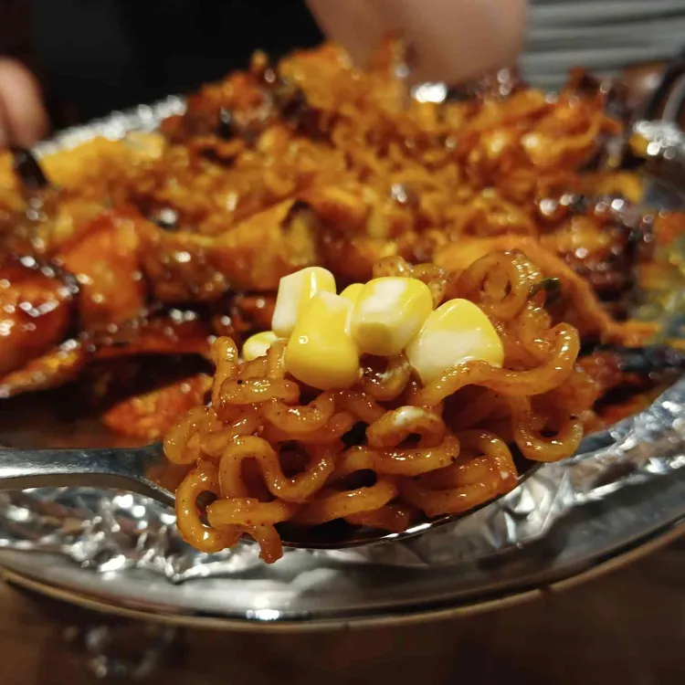 훌랄라참숯치킨 사진