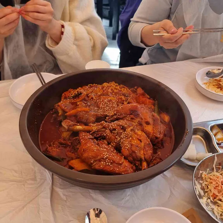 김씨네 솥뚜껑 닭볶음탕 사진