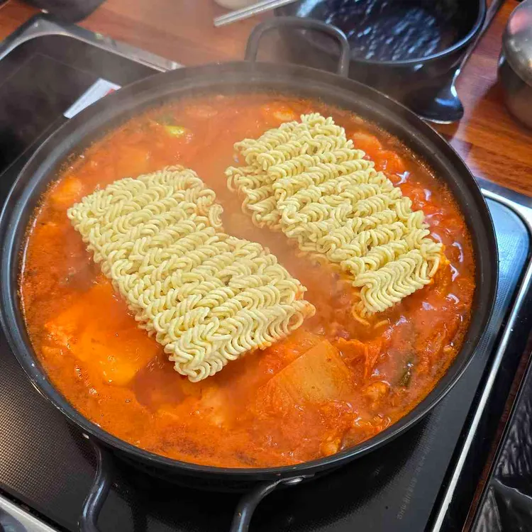 따띠김치찌개 사진