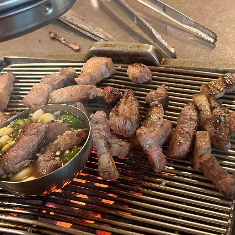 왕재봉흑돼지 사진