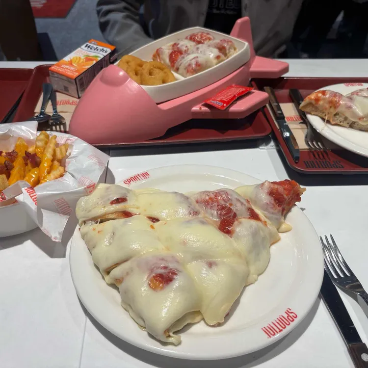스폰티니 사진