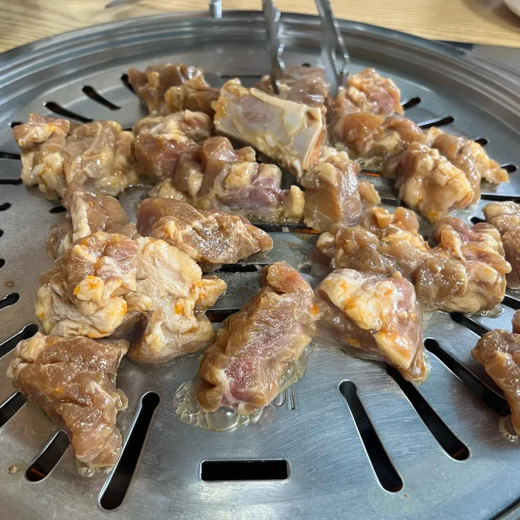 흥부골 숯불돼지갈비 사진