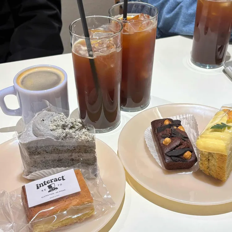 인터랙트 사진