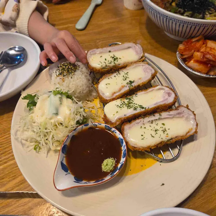 산책우동모밀돈가스 사진