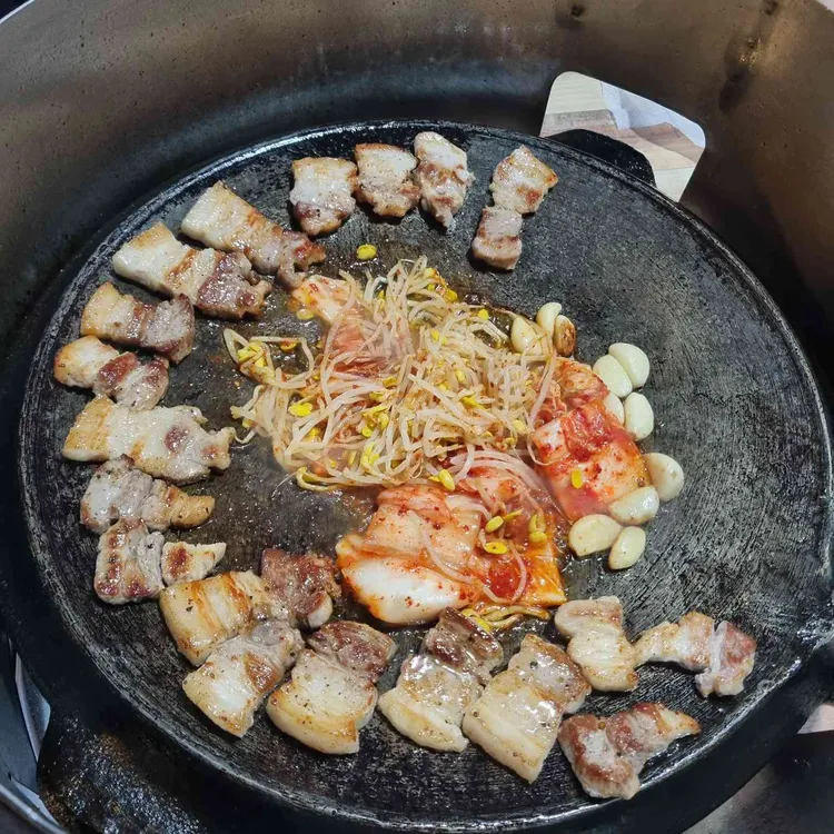 무쇠 삼겹살 사진