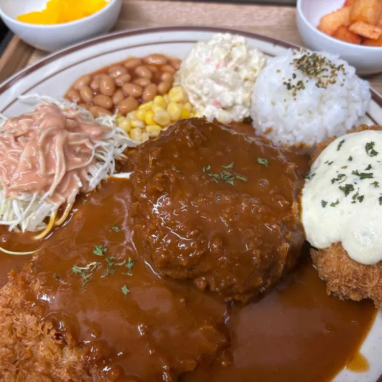 카츠살룬 사진
