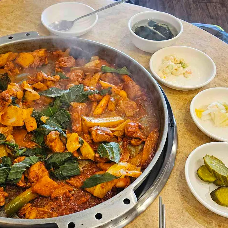 춘천닭갈비막국수 사진