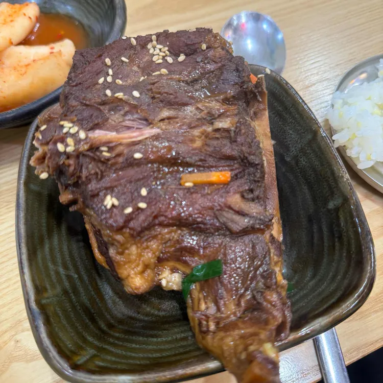 뼈통묵은지감자탕 사진