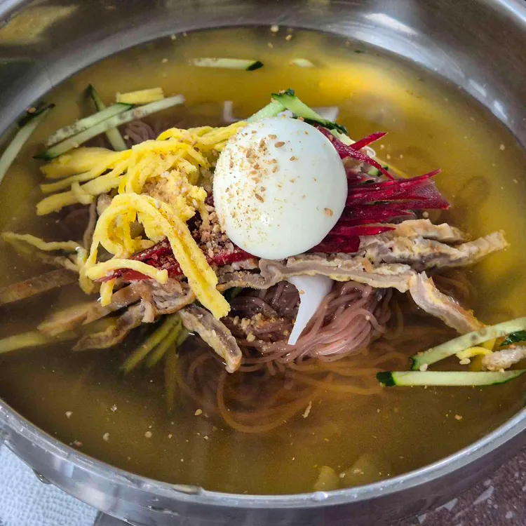 동의홍면 사진