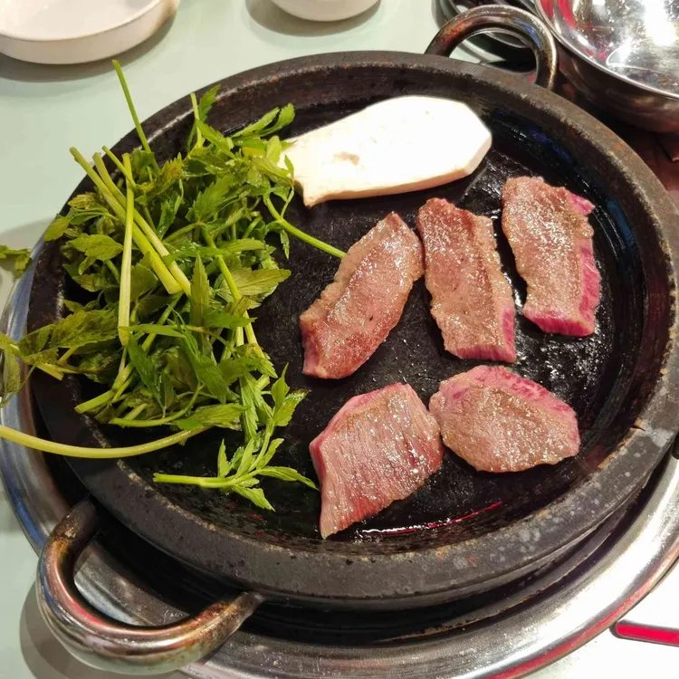 꾸석지돌판한우 사진