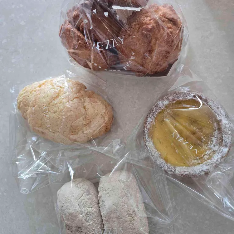 베즐리 사진
