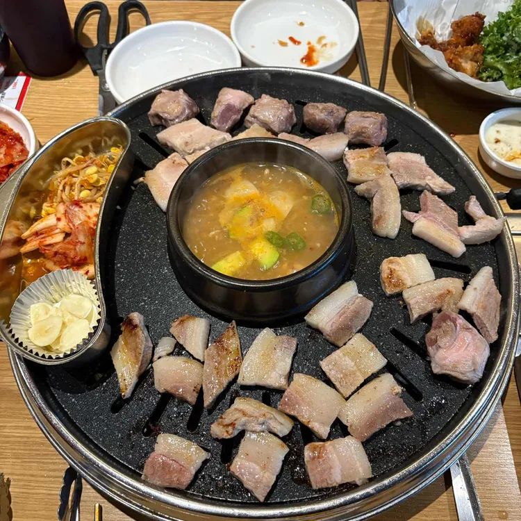강남 돼지상회 무한리필 사진