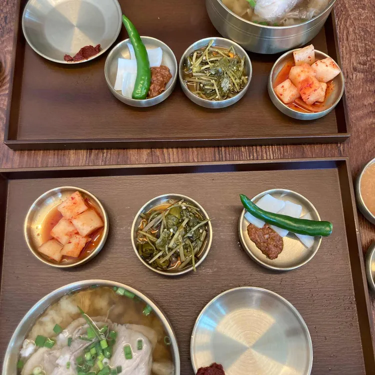 솥정옥 사진
