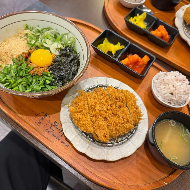 돈카춘 사진