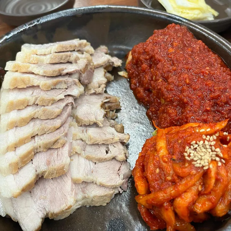 항아리보쌈돌돌이김치 사진