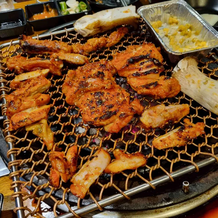 참숯삼인조 사진
