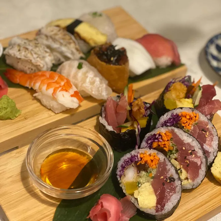 요시로 사진