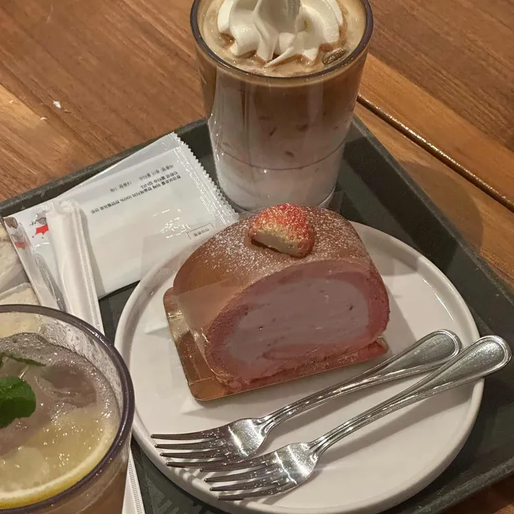 폴바셋 사진