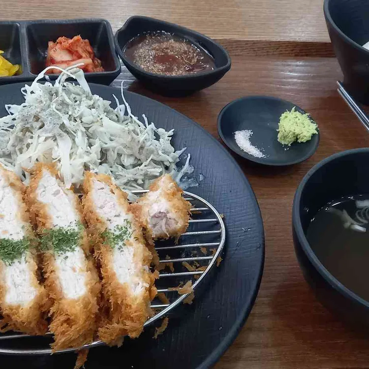 수선화돈까스 사진