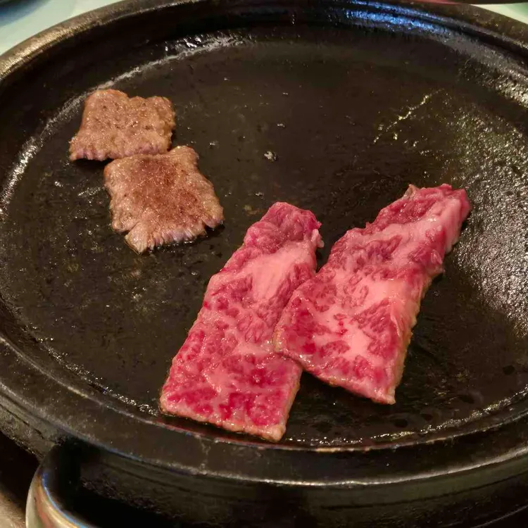 꾸석지돌판한우 사진