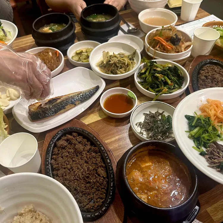 사월에 보리밥 사진