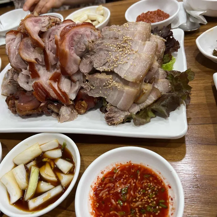 장군왕족발보쌈 사진