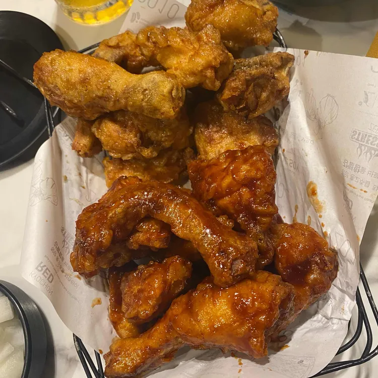 교촌치킨 사진