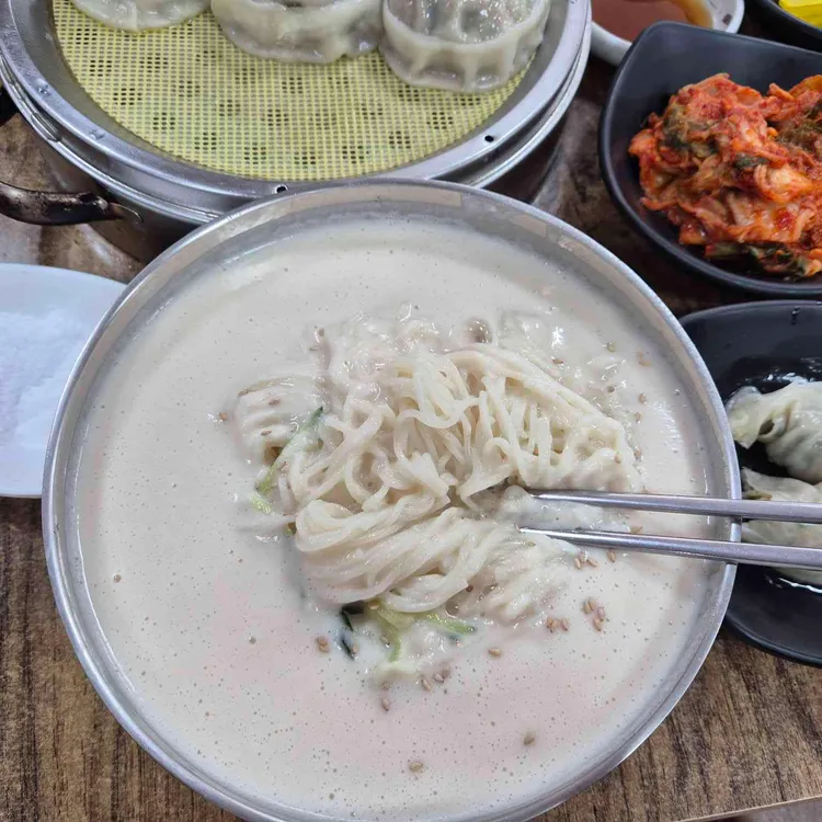 소문난 손칼국수 밀면 사진
