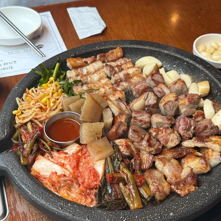 꽃돼지식당 사진