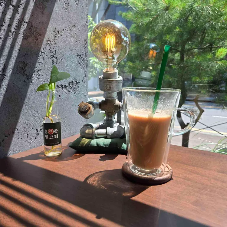 틸리셔스 사진