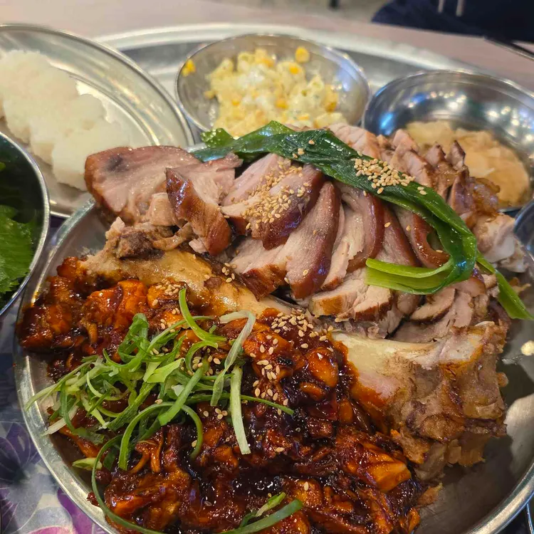 완미족발 사진