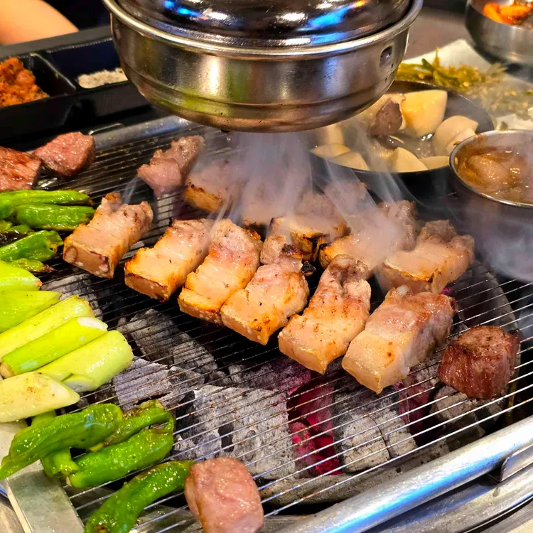 돈멜 사진