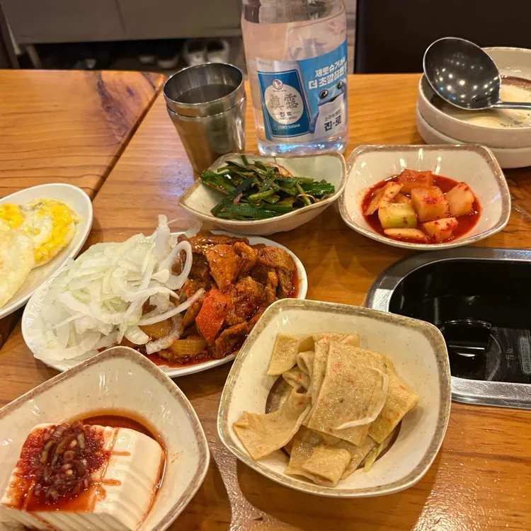 장독대 김치찌개 사진