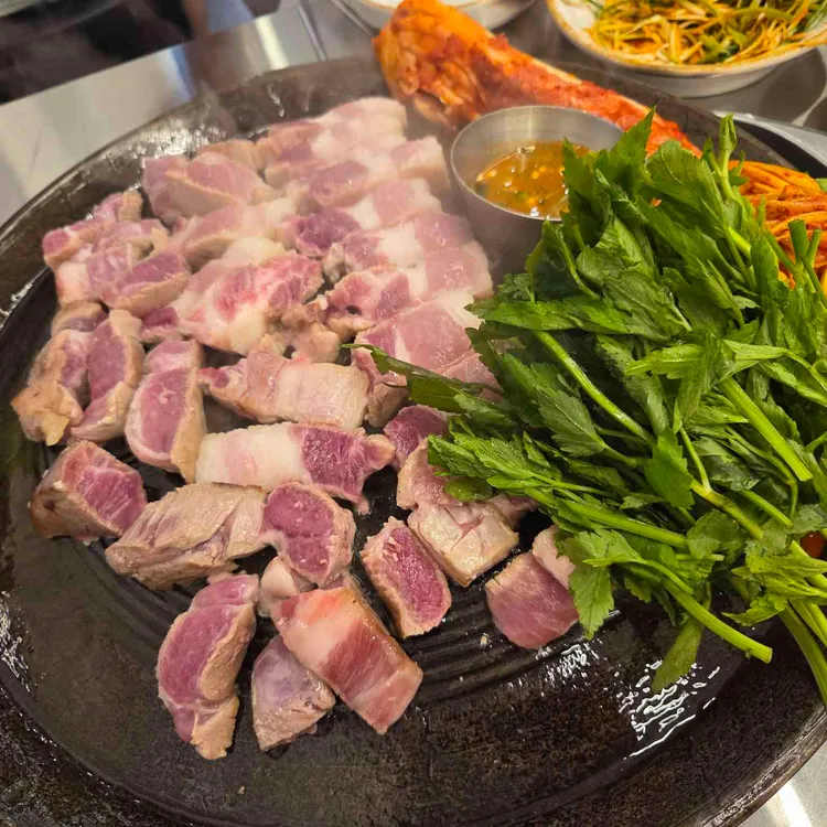 할매솥뚜껑삼겹살 사진