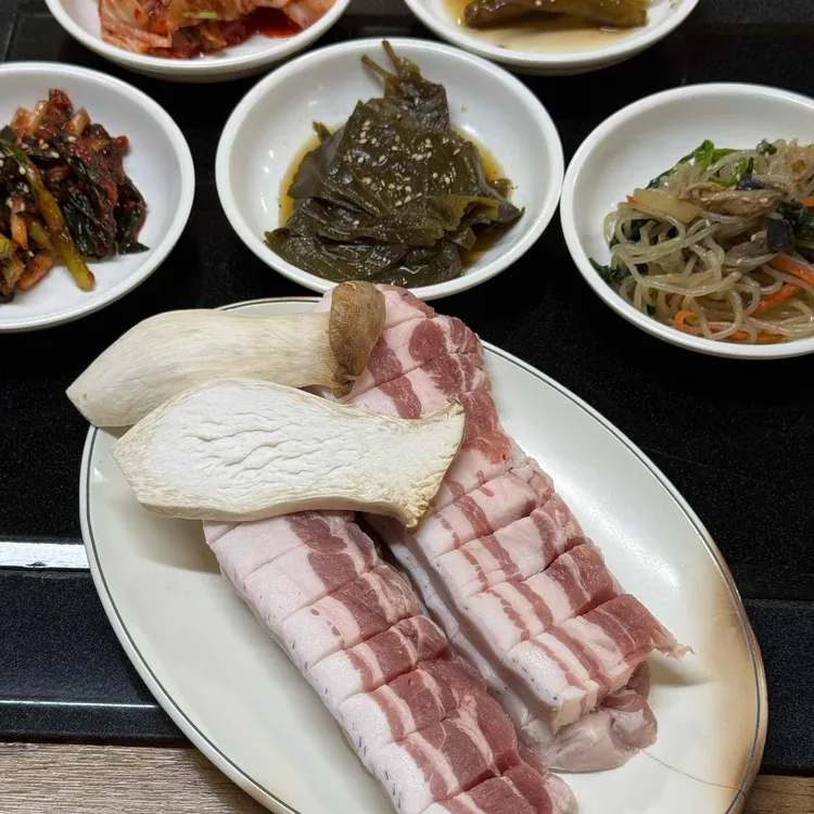 신라숯불흑돼지식당 사진