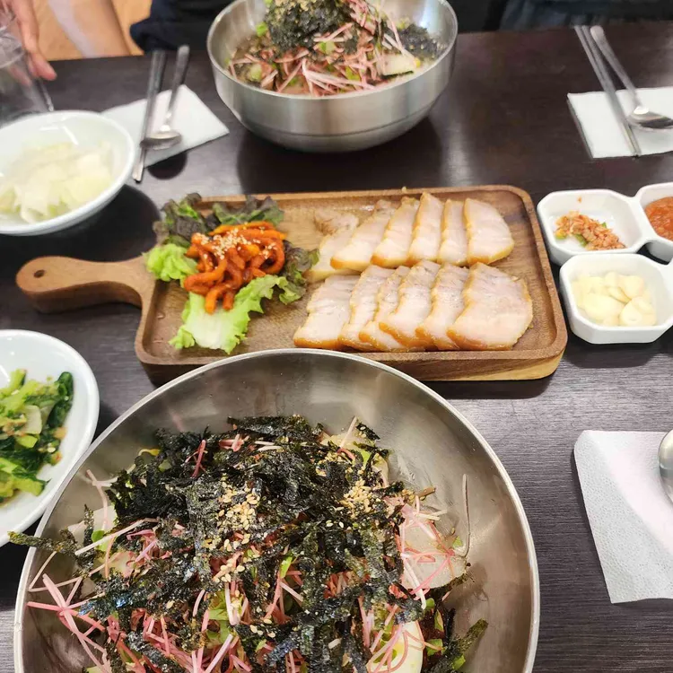 참나무도토리막국수 사진